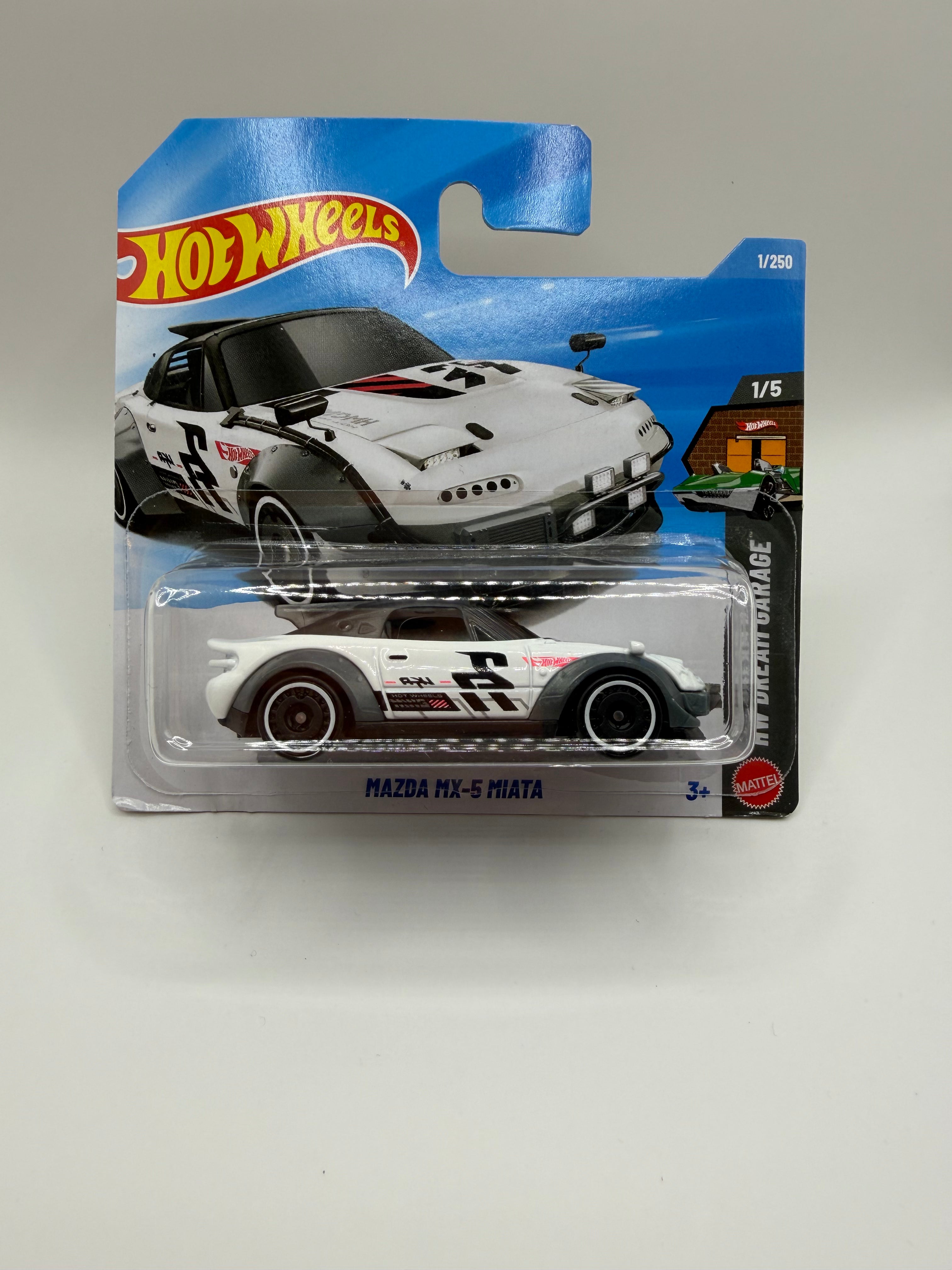 Hot Wheels Mazda MX-5 Miata (HW Dream Garage 1/5)