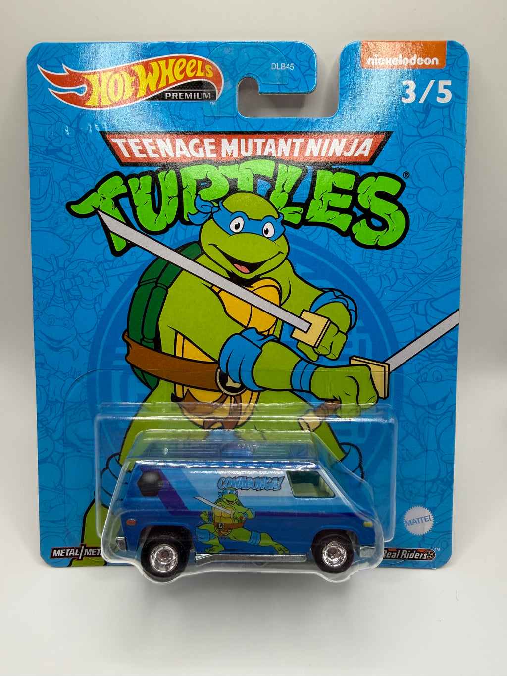 Hot Wheels Premium Pop Culture 2022 Teenage Mutant Ninja Turtles '70s Van (Leonardo) 3/5